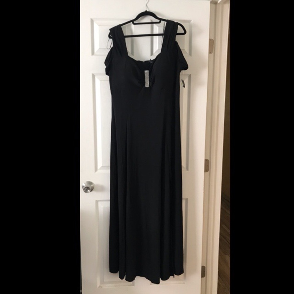 Beautiful and Elegant Black Dress